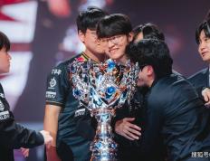 Faker調(diào)侃BLG是世(shì)界(jiè)冠(guān)军！T1皮肤候选池出爐(lú)：中路有9个英(yīng)雄能(néng)选