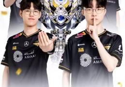 T1史无前例(lì)英雄联盟S赛三连冠(guān)，Faker六冠(guān)加冕