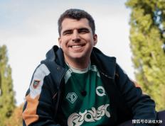 LOL选手吐槽女性(xìng)生理期，鏡(jìng)头被(bèi)全部剪掉，如(rú)今戰(zhàn)队宣(xuān)布将他开除