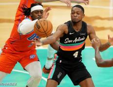 双殺(shā)雷霆(tíng)！马刺三(sān)人(rén)20+送其赛季(jì)第4败，亚历山大砍33+8难阻失利