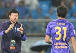 中超裁(cái)判(pàn)争议不断！VAR介入4分钟，名记呼吁公(gōng)平裁(cái)判(pàn)