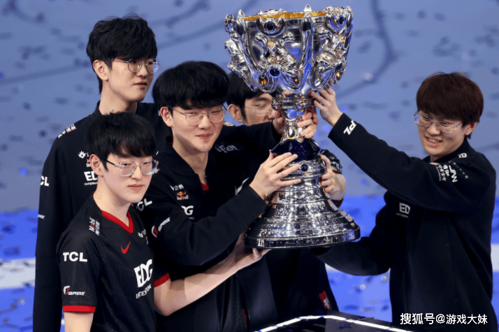 Faker對(duì)历届S賽(sài)冠军进行(xíng)排(pái)名(míng),认为LPL冠军墊(diàn)底,含金(jīn)量(liàng)最(zuì)低