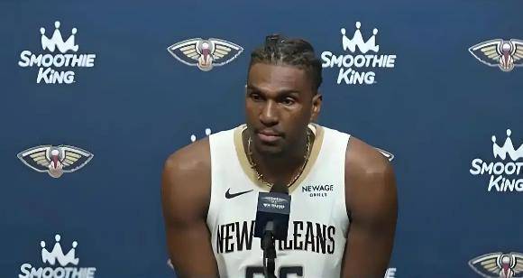 NBA季前赛：首(shǒu)秀三(sān)分球(qiú)6中(zhōng)1！NBA冠军后卫联手锡安