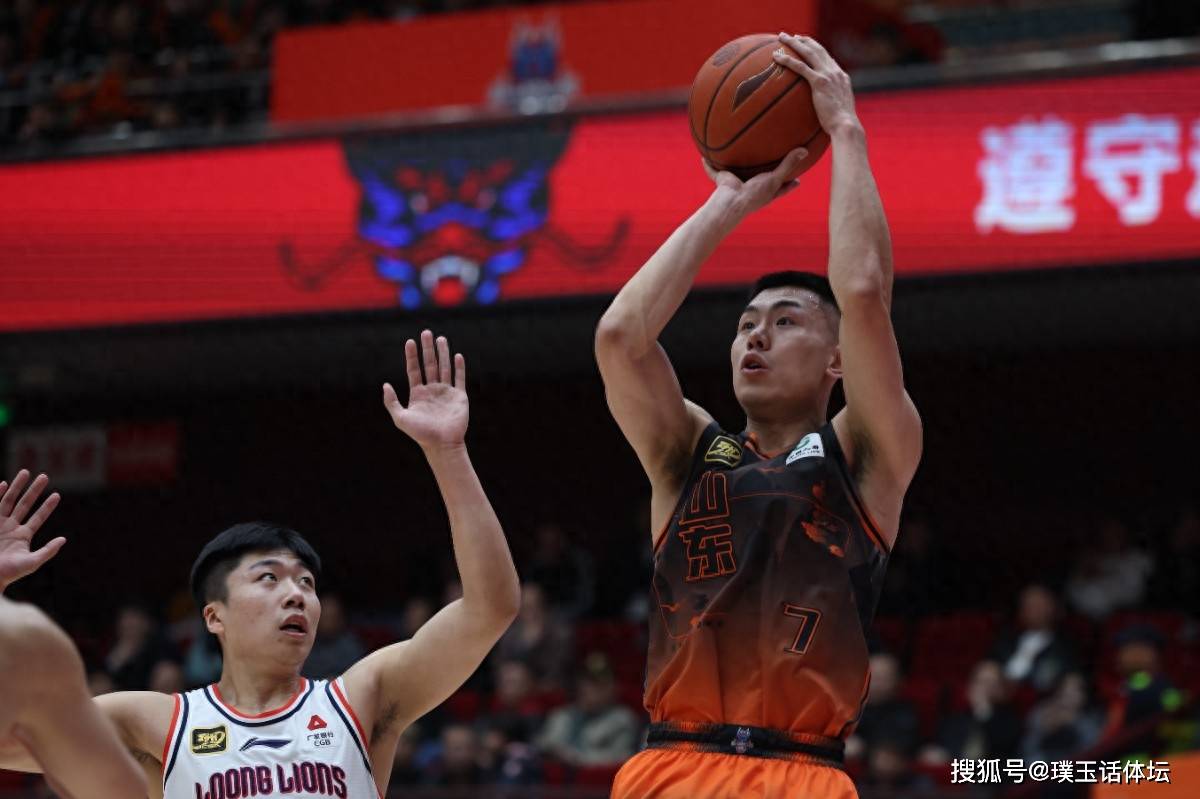 又來(lái)新人!丹(dān)麦聯(lián)赛得分(fēn)王加(jiā)盟山东,年薪曝光,邱彪(biāo)有望冲击前四(sì)