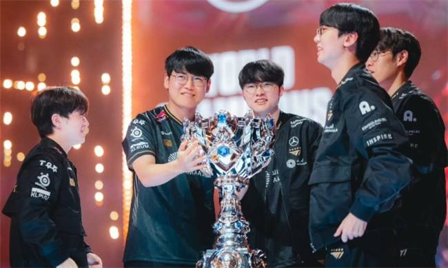 【一(yī)竞技1JingJi】LOL:LOL被曝将重(zhòng)构游戏逻輯(jí) Faker再一(yī)次摧(cuī)毁了LPL