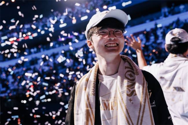 【一(yī)竞技1JingJi】LOL:LOL被曝将重(zhòng)构游戏逻輯(jí) Faker再一(yī)次摧(cuī)毁了LPL