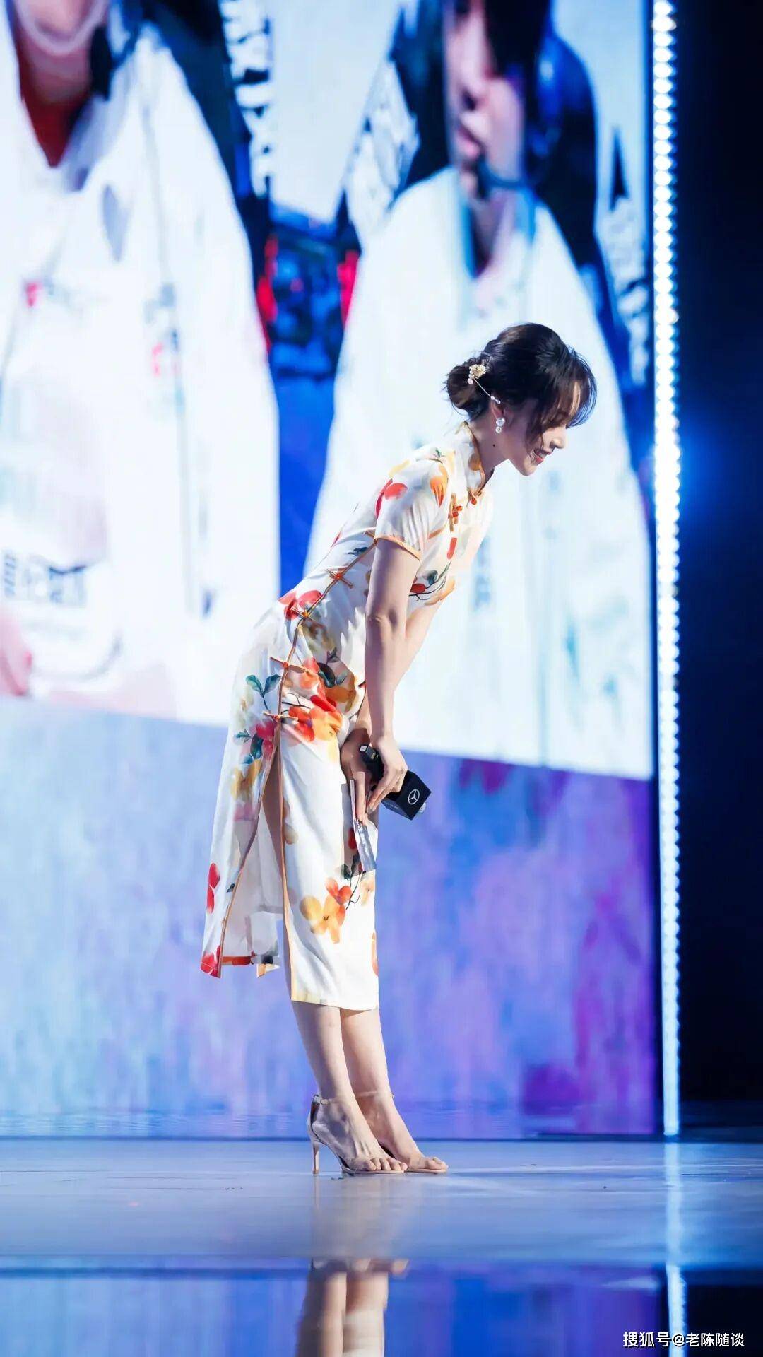 余霜,先天旗(qí)袍美躰(tǐ)女(nǚ)人