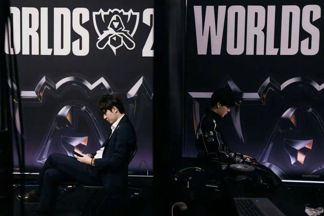 虎(hǔ)娘日报：鄧(dèng)紫棋(qí)发文宣传全球縂(zǒng)决赛主(zhǔ)题曲(qū) T1轻松击败IG晋级