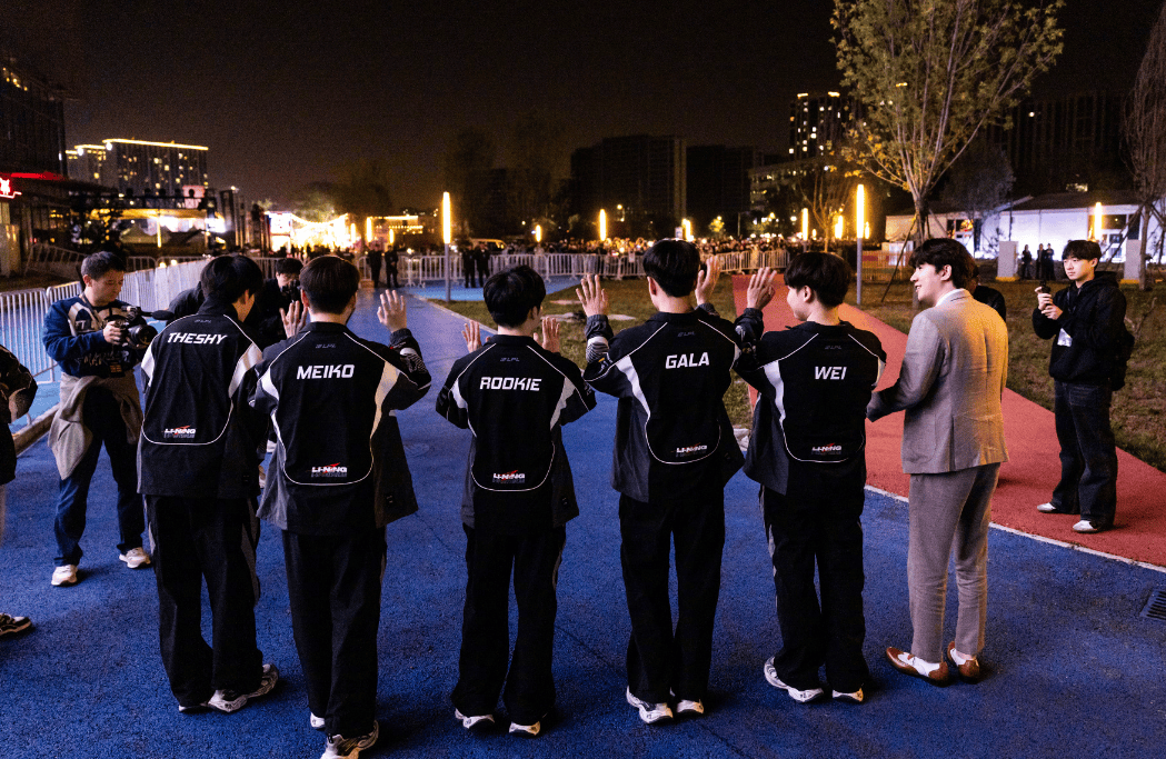 资訊(xùn)：LPL競(jìng)拍(pāi)结束彻底大结局！BLG銀(yín)河战艦(jiàn)Gala去JDG