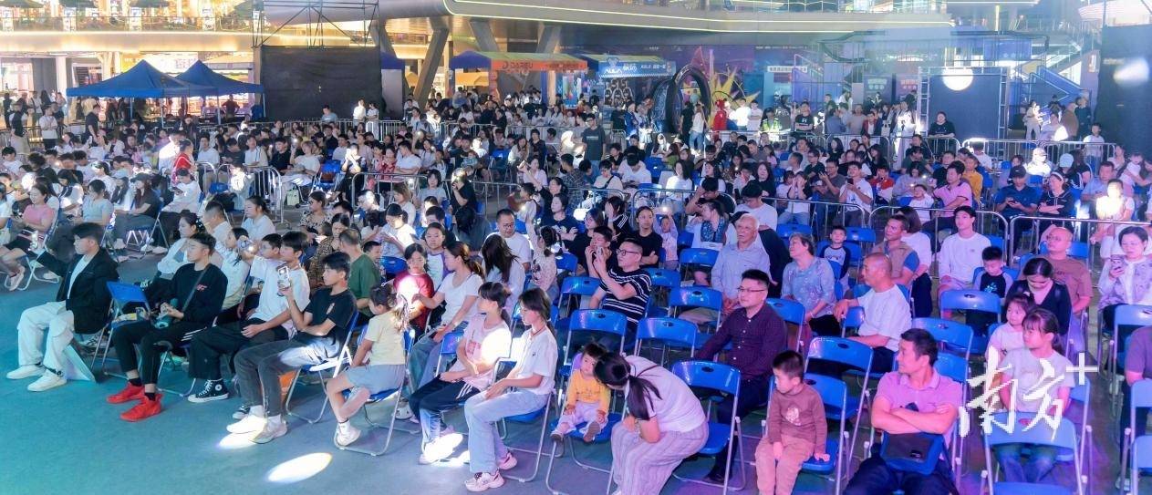 大湾区电竞迷再聚万江(jiāng)，LOL峽(xiá)谷传奇观赛派对落(luò)幕