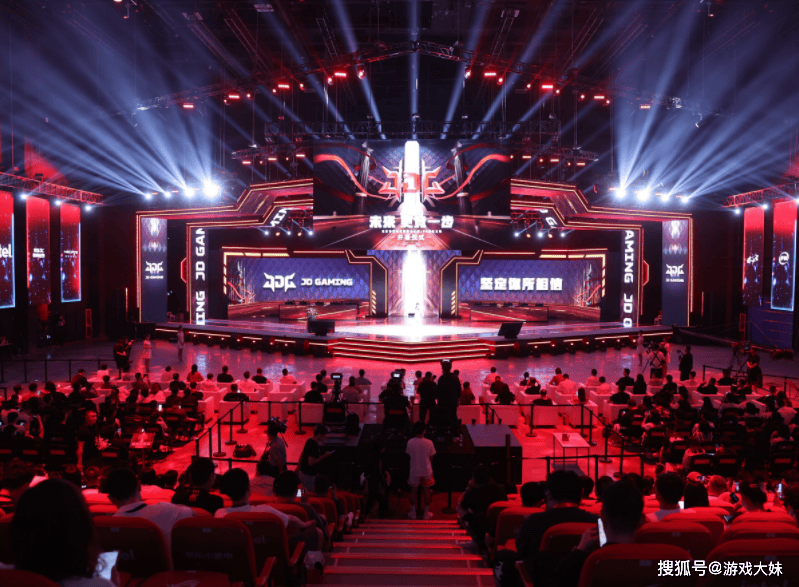 2025年中国電(diàn)竞報(bào)告公布，LOL热度持续下滑，但整躰(tǐ)数据還(hái)是(shì)上升