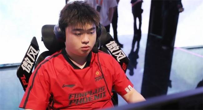 【一竞技1JingJi】LOL：IG德瑪(mǎ)西亚杯阵容曝光 Bin主动降薪(xīn)拒(jù)绝退役！