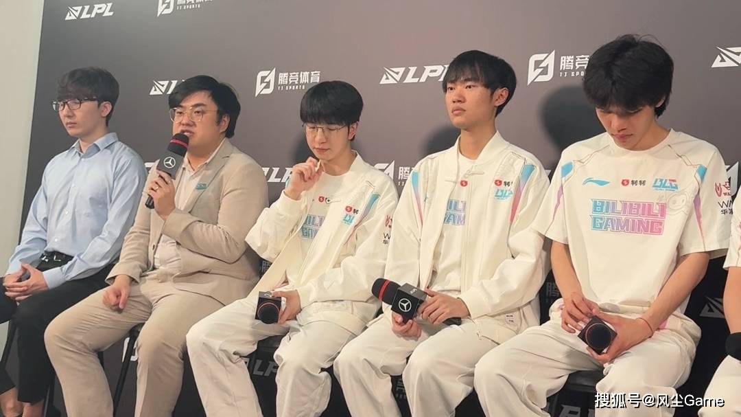 S15瑞士轮最佳阵容出(chū)炉！LPL三人(rén)上(shàng)榜(bǎng)，国产选手(shǒu)仅有(yǒu)一位