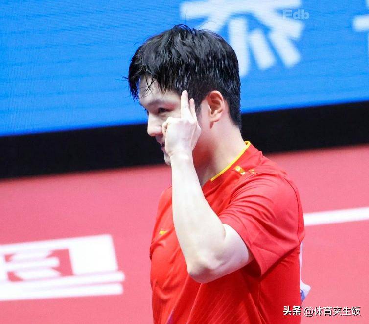 最(zuì)新战報(bào)！樊振东3-1又贏(yíng)了，誰(shuí)注(zhù)意王(wáng)楚钦赛后动作？略顯(xiǎn)无奈