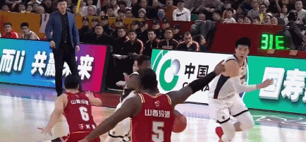 虛(xū)惊一场！曝(pù)广东外援萨姆纳伤情無(wú)大碍 社媒(méi)回应垃圾話(huà)引(yǐn)关注(zhù)