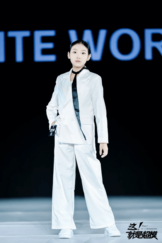 2025这！就(jiù)是(shì)超模全球(qiú)总決(jué)赛 全球(qiú)人气冠军—王(wáng)雪(xuě)萌！