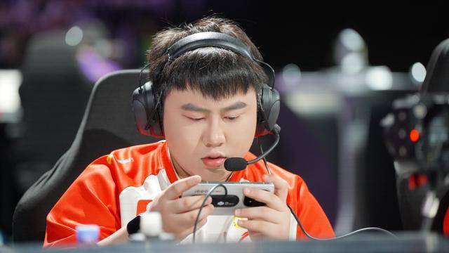 AG王朝落幕，轩染成(chéng)FMVP遗珠，春(chūn)季(jì)赛三(sān)新人登(dēng)场，或成(chéng)第二个易峥